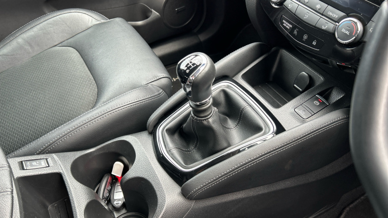 Nissan Qashqai 1.3 DiG-T Tekna 5dr Petrol Hatchback